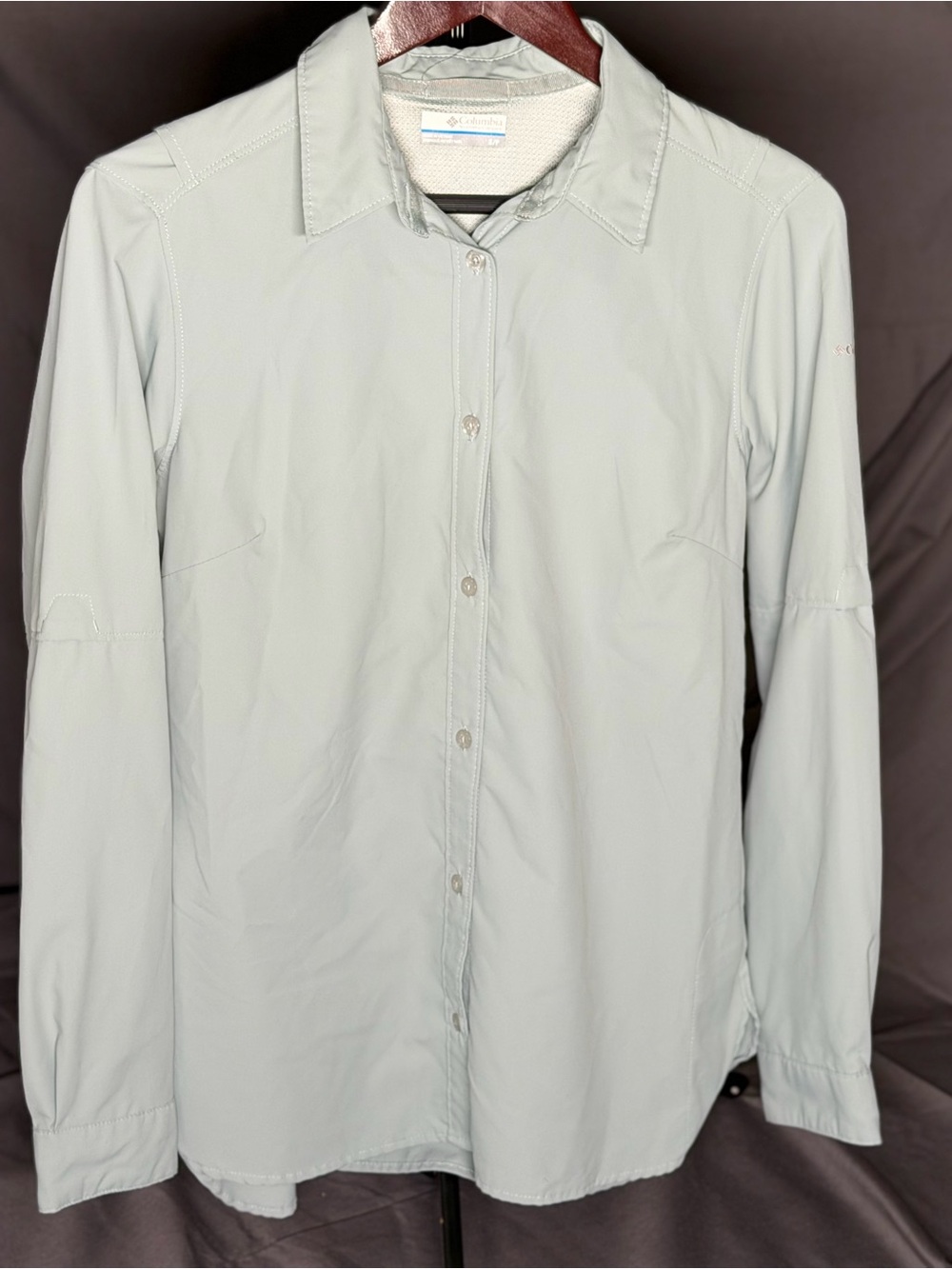Columbia Women’s  Light Sage Long-Sleeve Button-Down Hiking Shirt Vented Back